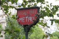 Parigi, insegna storica della metropolitana