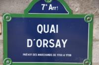 Parigi, targa del lungo fiume nei pressi di Place de la Concorde